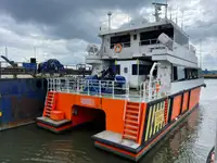 Navio porta-contêineres à venda