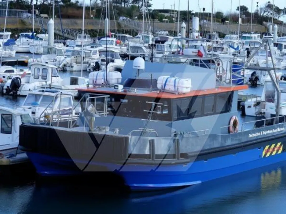 Navio de pesquisa à venda