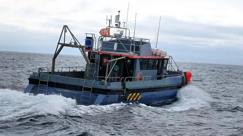 Navio porta-contêineres à venda