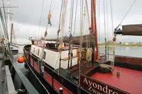 Iate à venda
