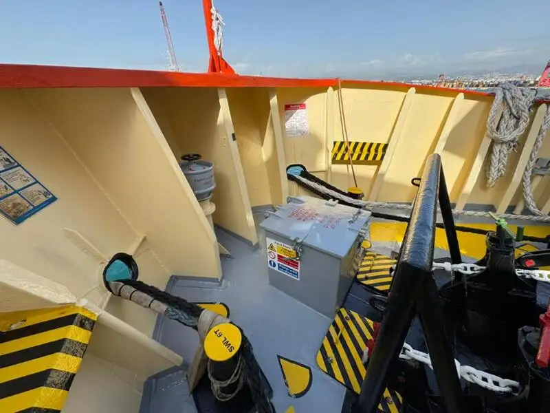 Navio porta-contêineres à venda