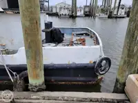 Navio de abastecimento à venda