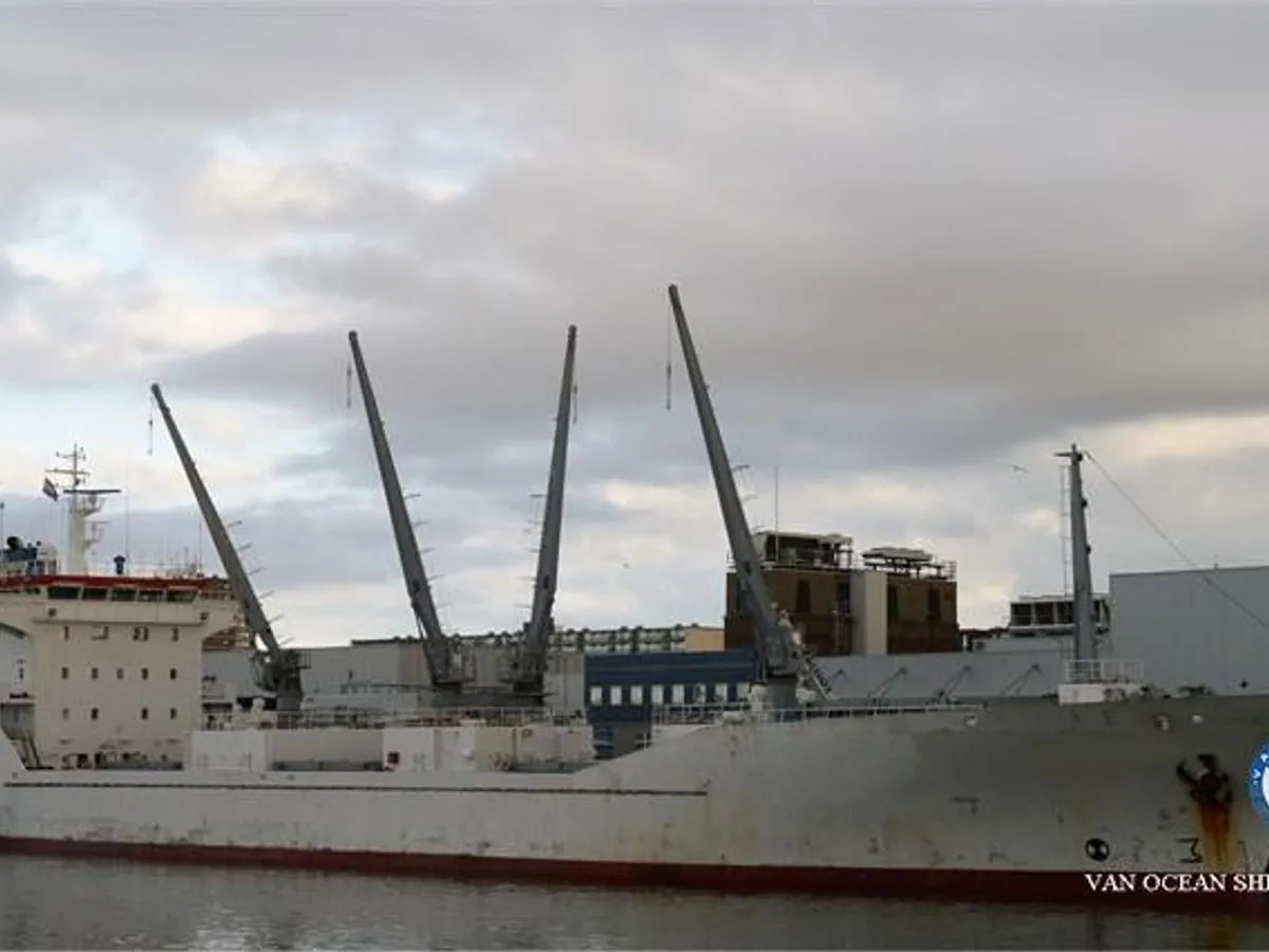 Navio frigorífico à venda