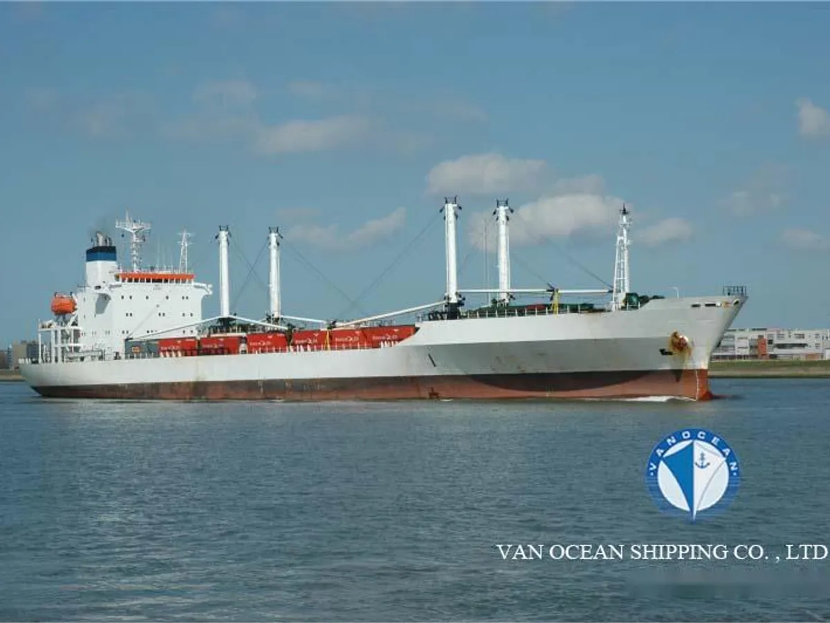 Navio frigorífico à venda