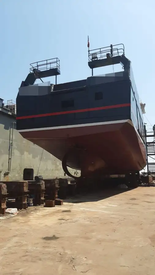 Navio de abastecimento à venda