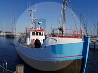 Navio de pesca à venda