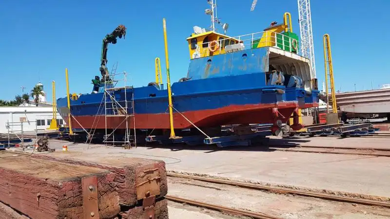 Barcos de trabalho à venda