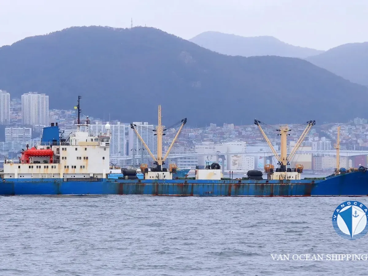 Navio frigorífico à venda