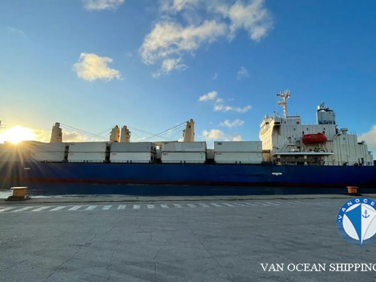 Navio frigorífico à venda