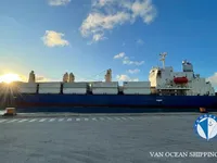Navio frigorífico à venda