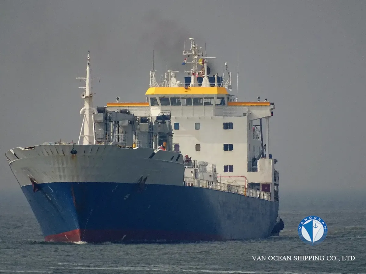 Navio frigorífico à venda