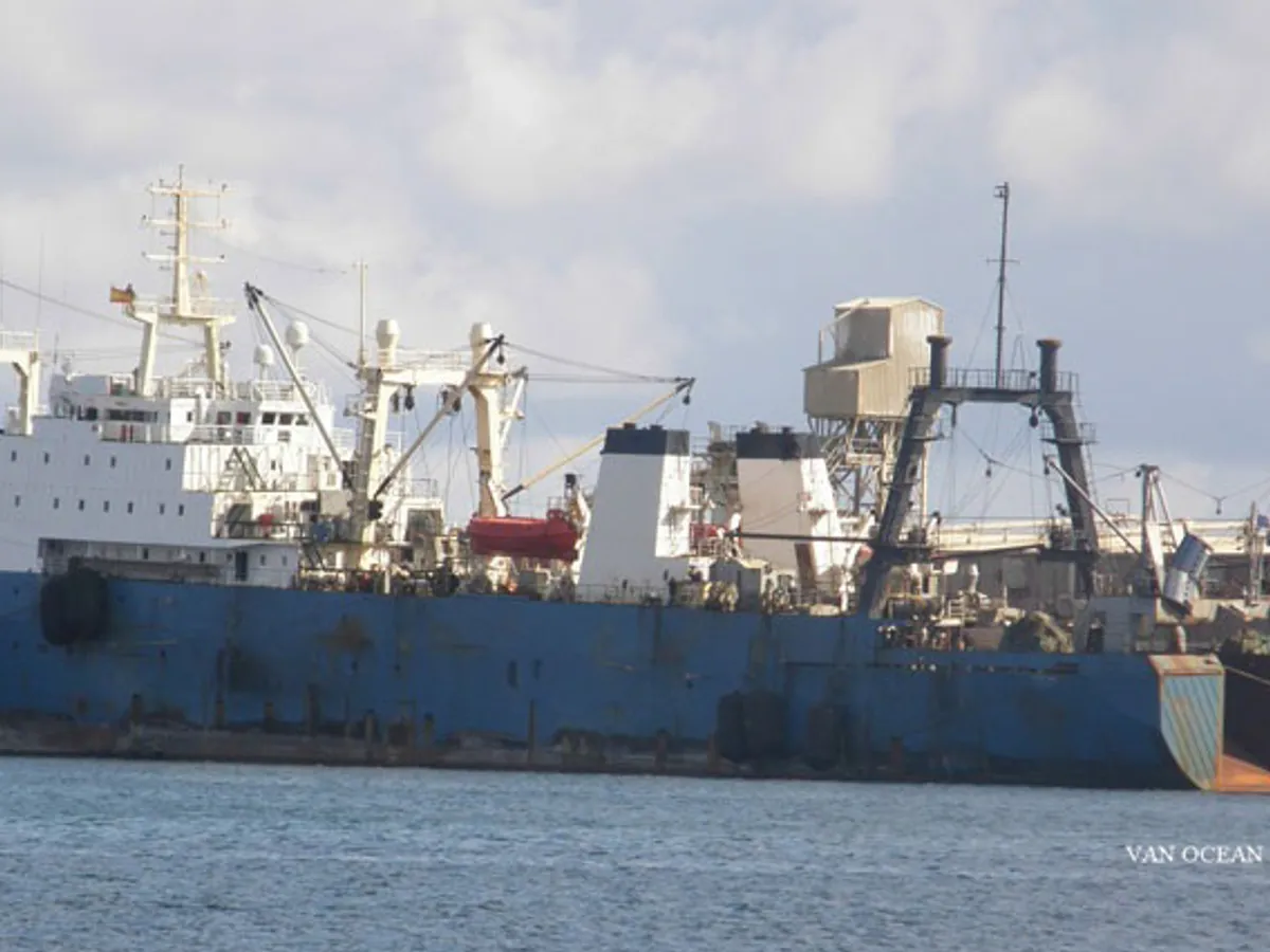 Navio de pesca de arrasto à venda