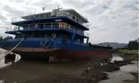 Barcaça à venda