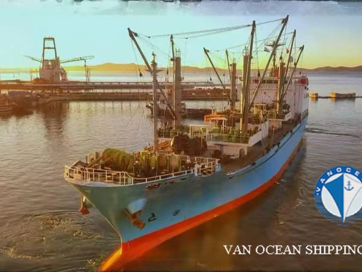 Navio frigorífico à venda