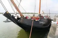 Barcaça à venda