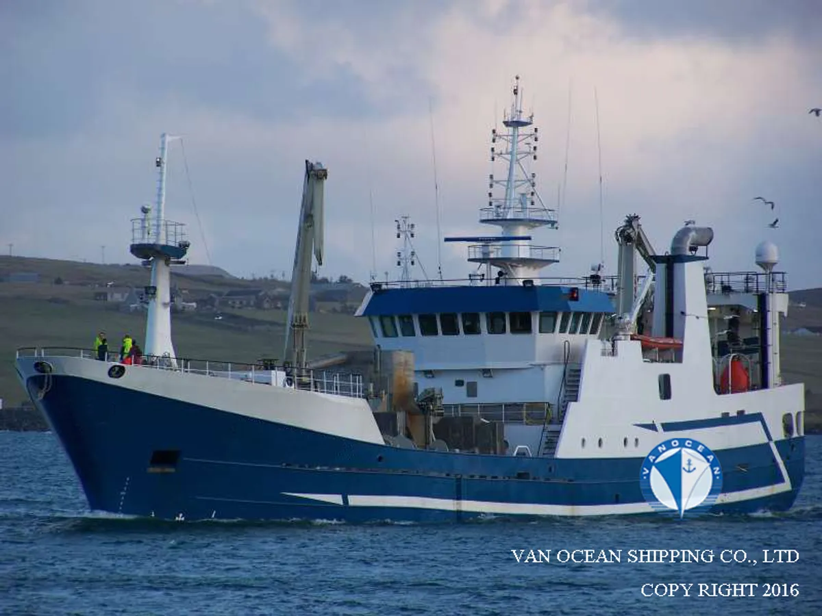 Navio de pesca de arrasto à venda