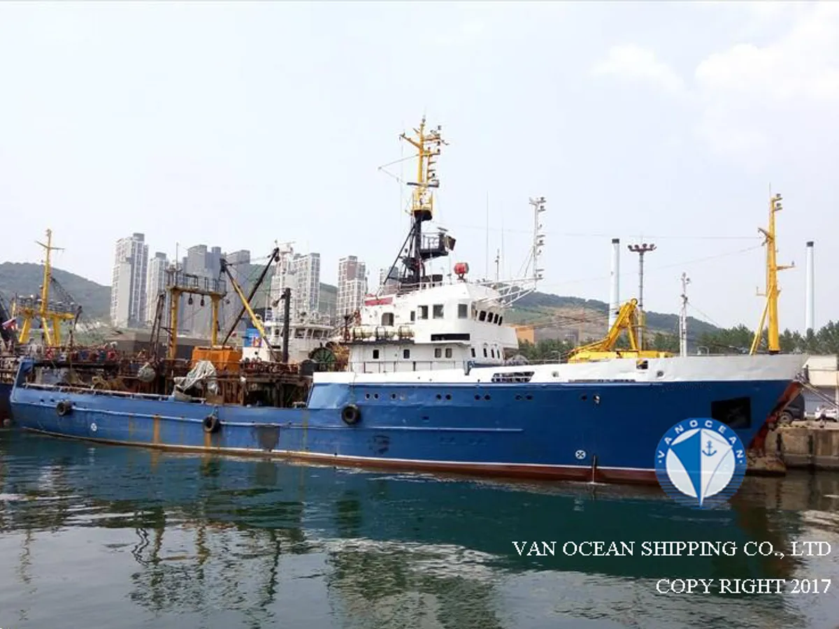 Navio de pesca de arrasto à venda