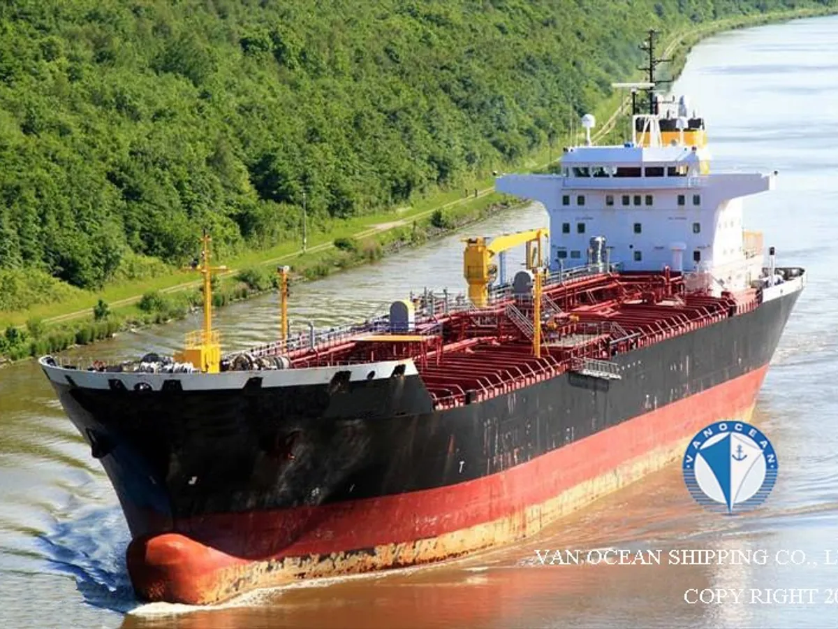 Navio-tanque de óleo/produtos químicos à venda