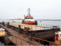 Barcaça à venda