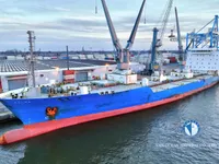Navio frigorífico à venda