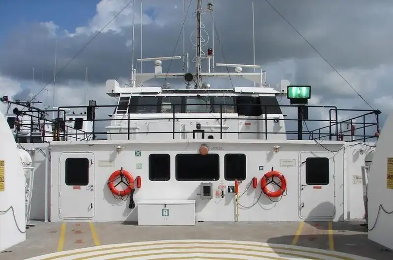 Navio de pesquisa à venda