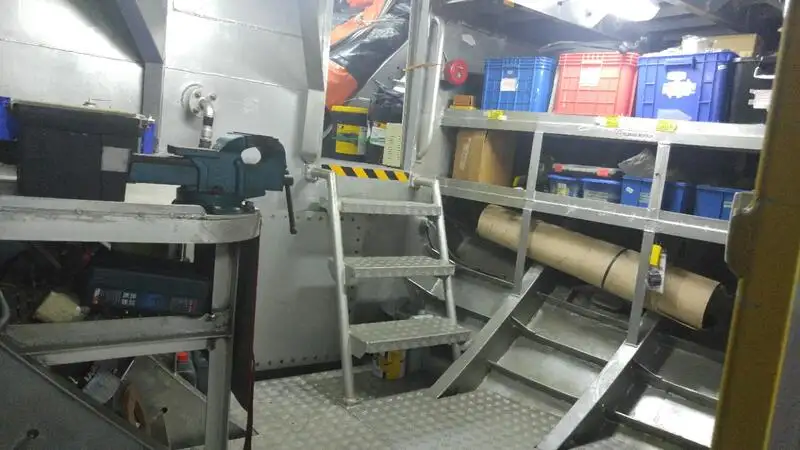 Barco de tripulação à venda