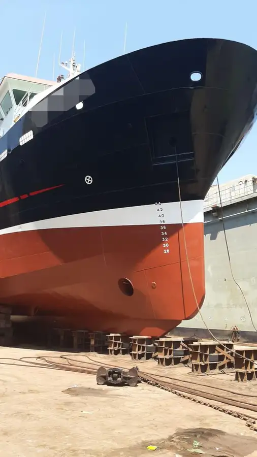 Navio de abastecimento à venda