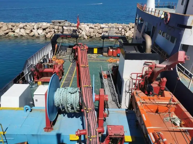 Navio de abastecimento à venda