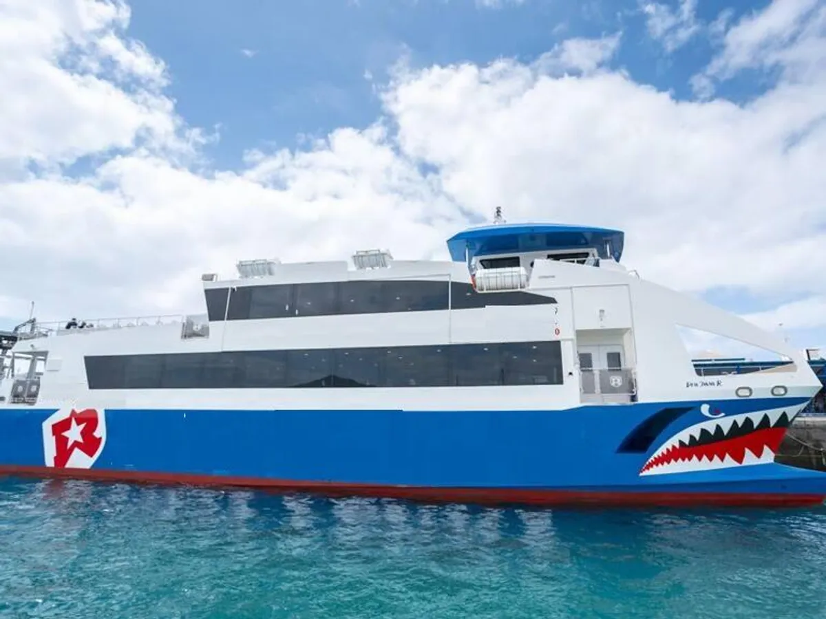 Navio de transporte de passageiros (Ferry) à venda