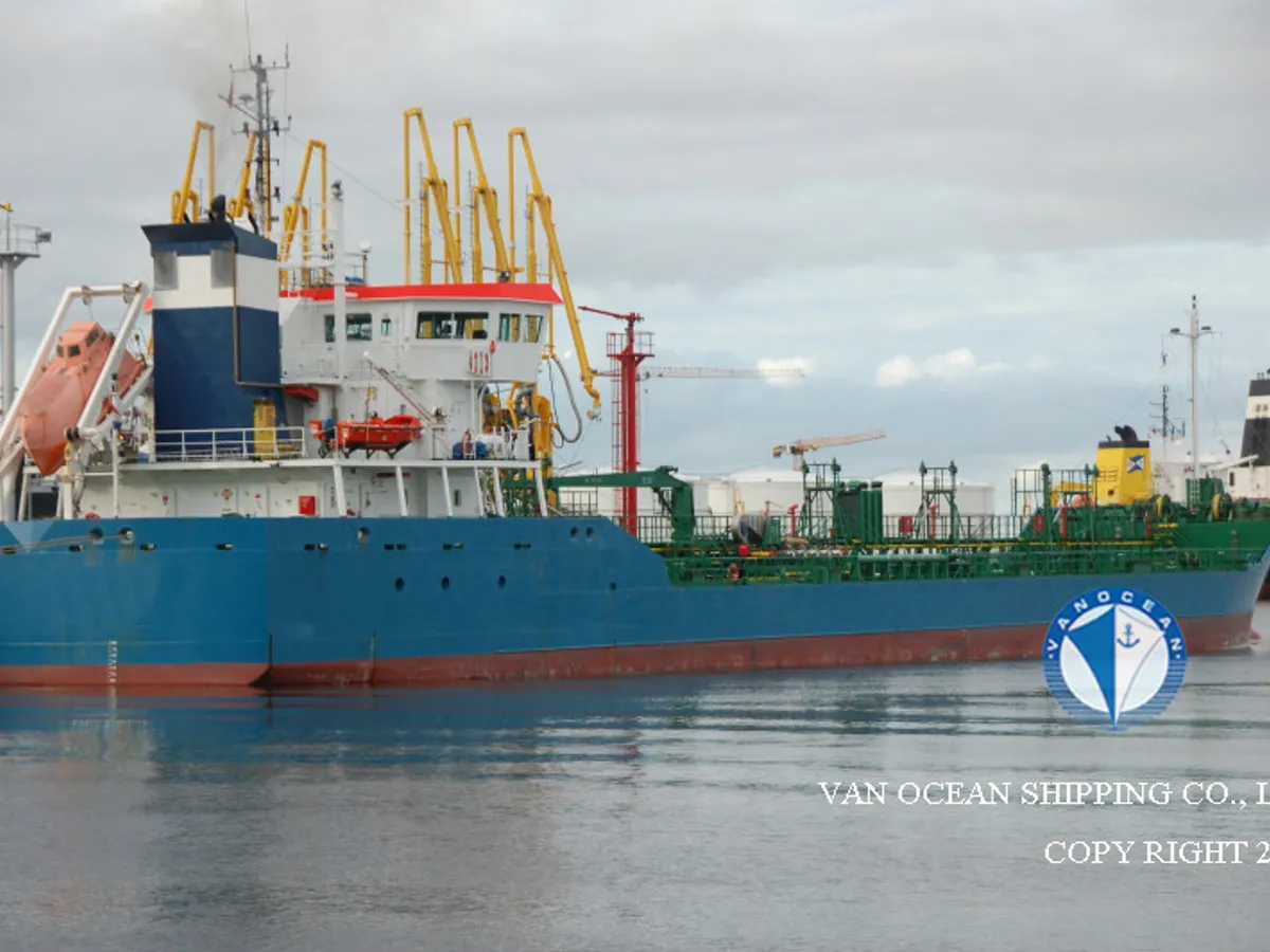 Navio-tanque de óleo/produtos químicos à venda