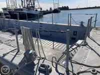 Balsa de desembarque, tanque à venda