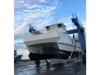 Barco de tripulação à venda
