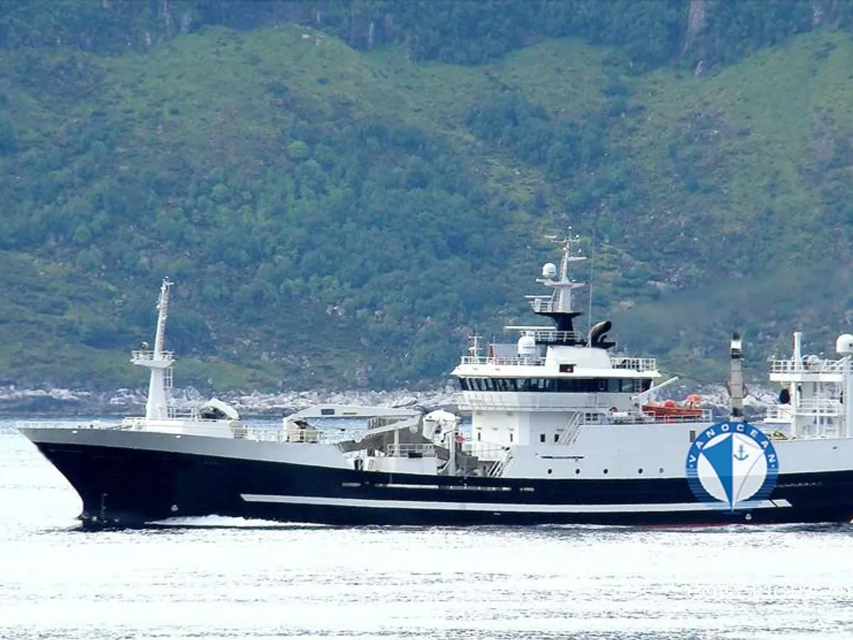 Navio de pesca de arrasto à venda