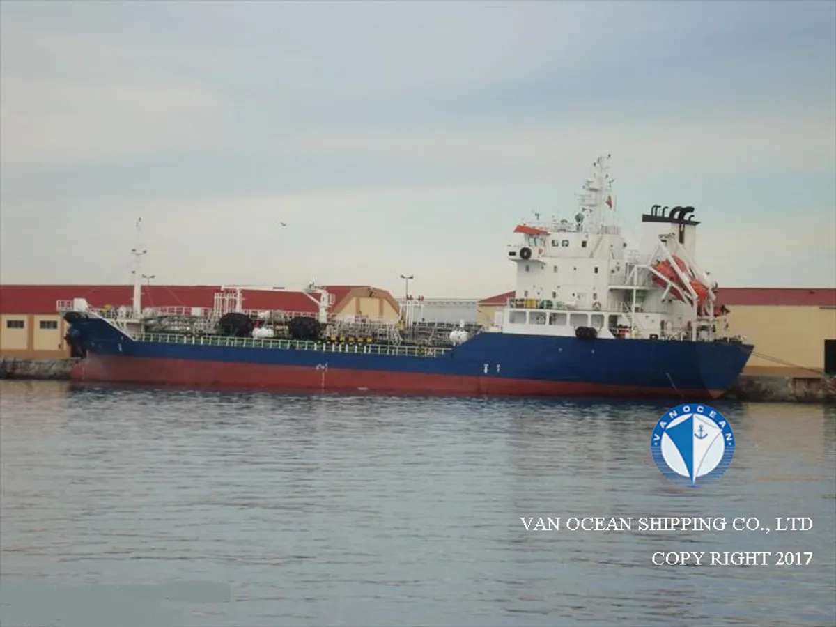 Navio-tanque de óleo/produtos químicos à venda
