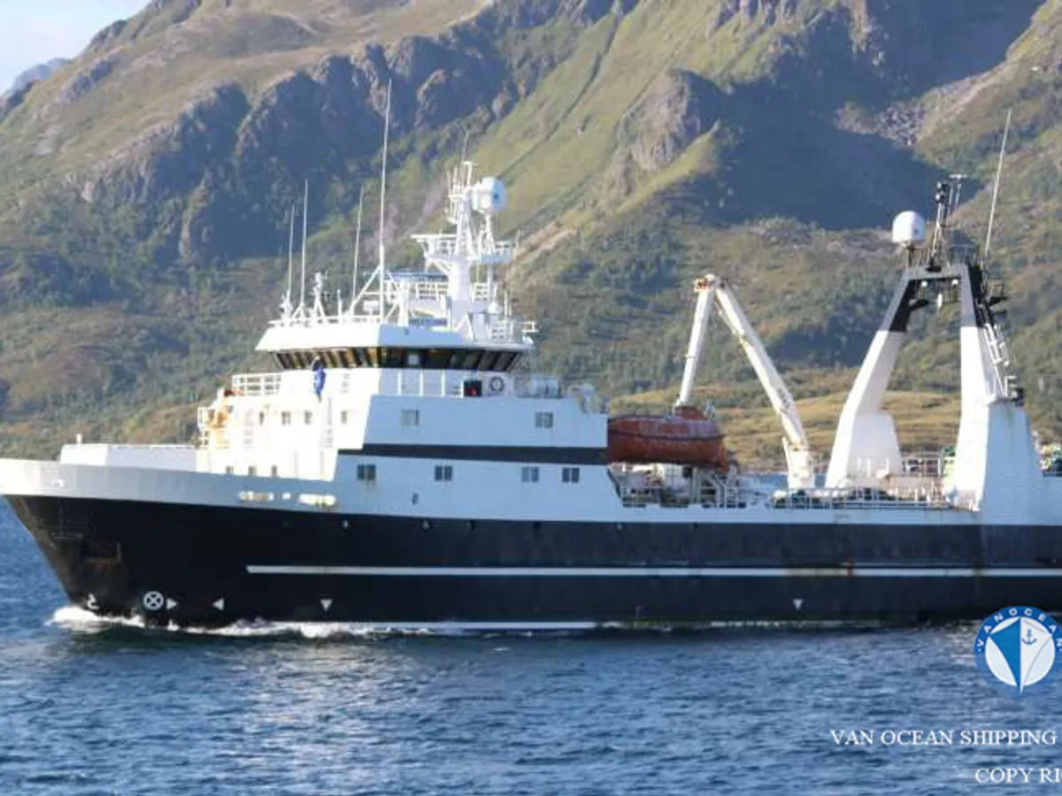 Navio de pesca de arrasto à venda