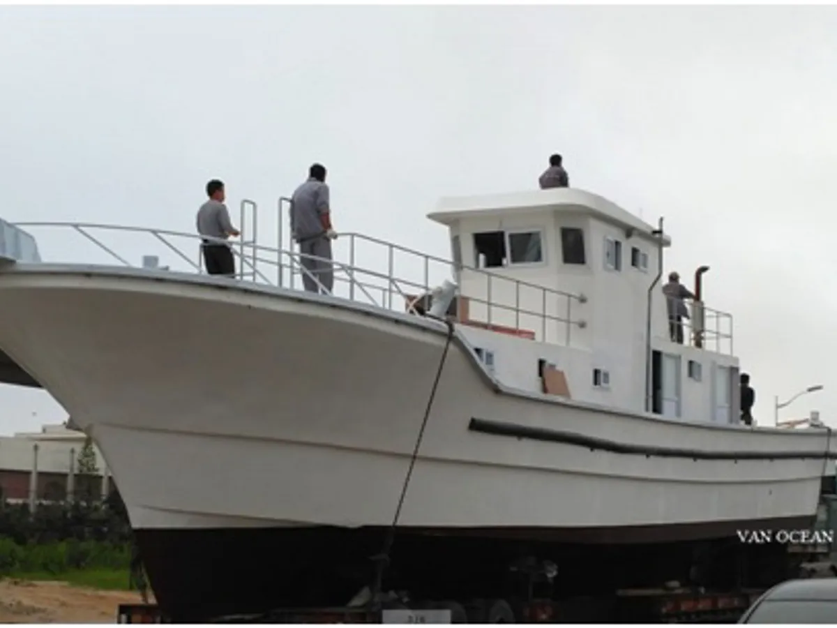 Navio de pesca de arrasto à venda