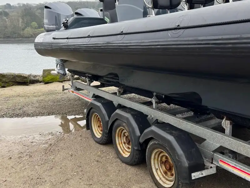 Bote inflável rígido à venda