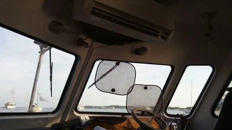 Barco de tripulação à venda