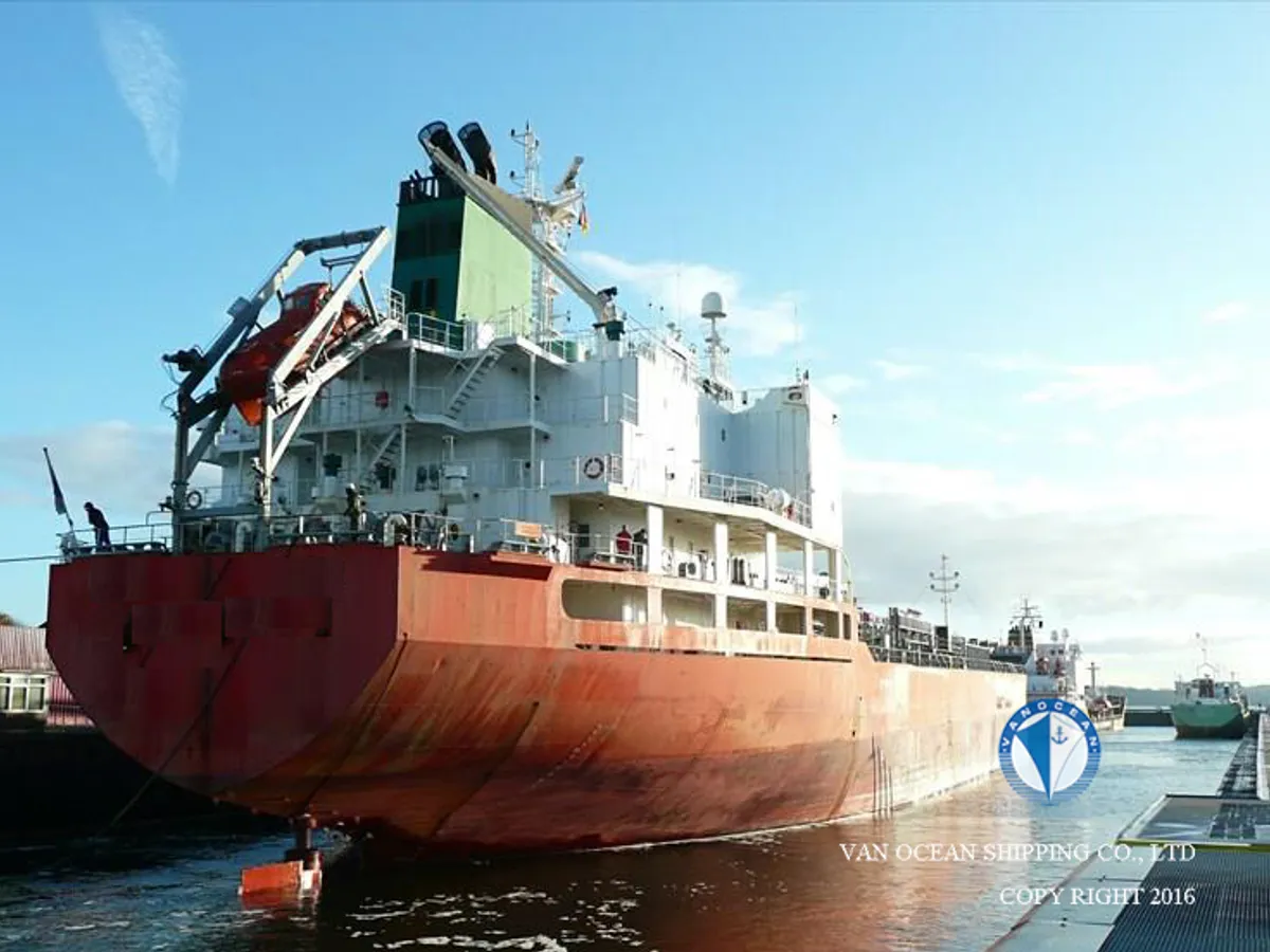 Navio-tanque de óleo/produtos químicos à venda