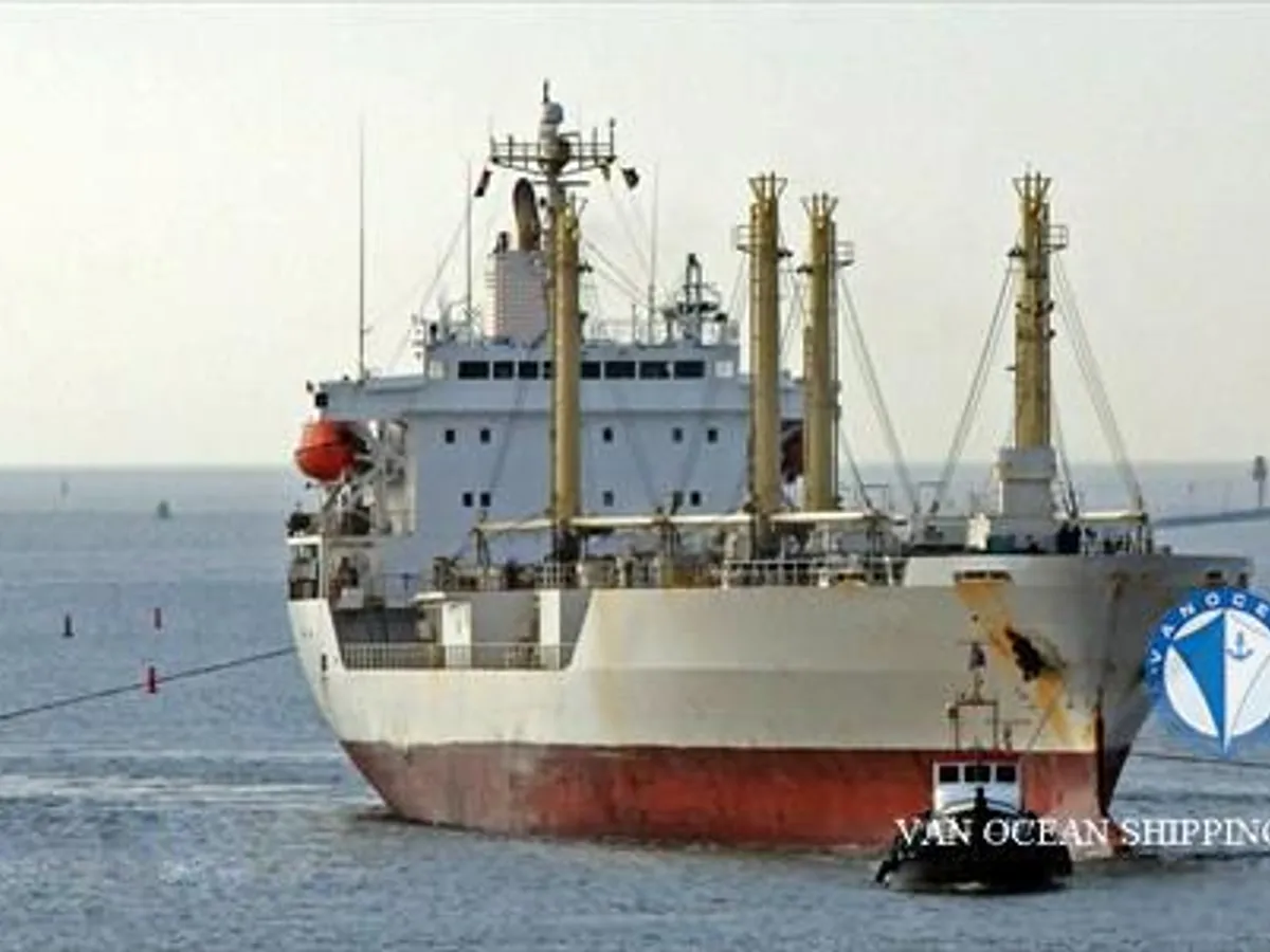 Navio frigorífico à venda