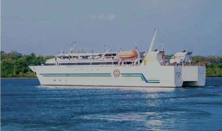 Navio Ro-Ro à venda