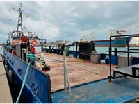Barco de tripulação à venda