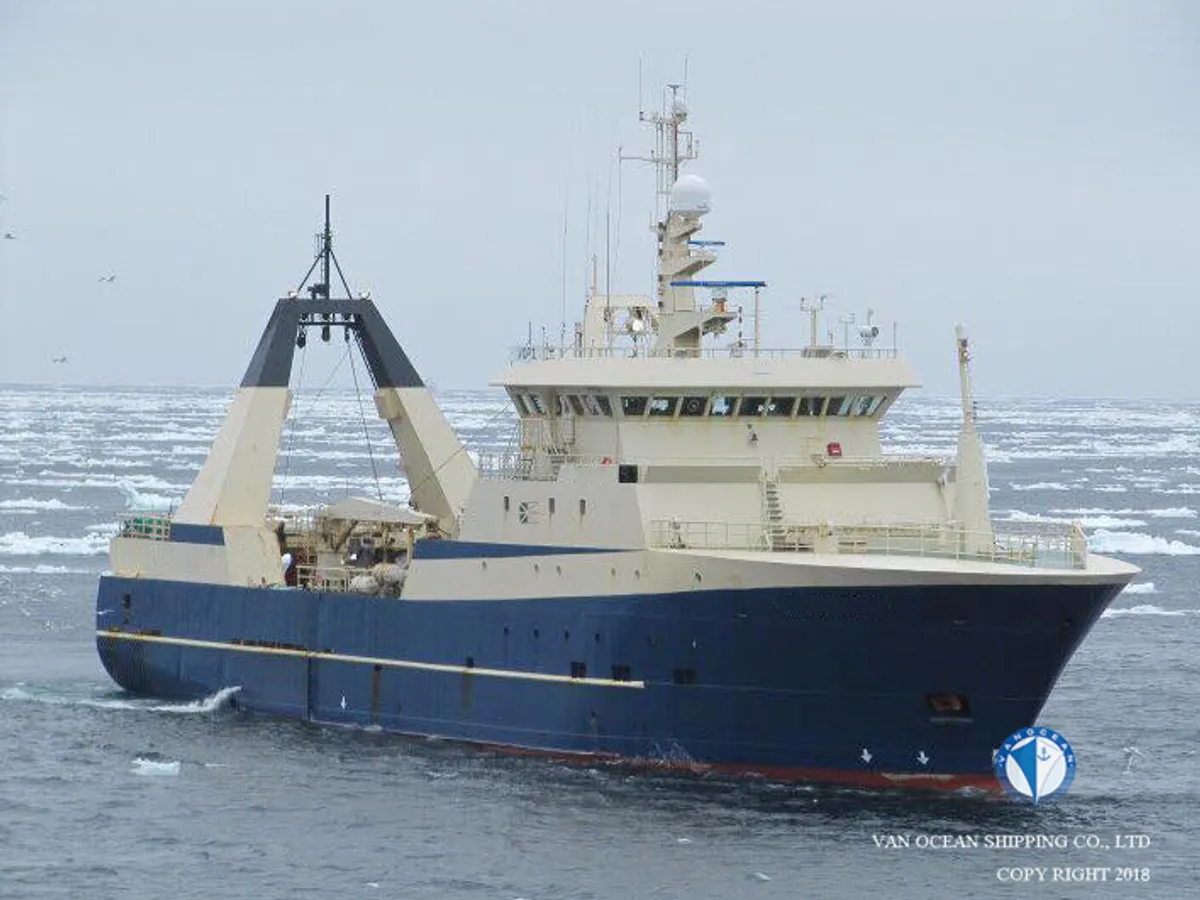Navio de pesca de arrasto à venda