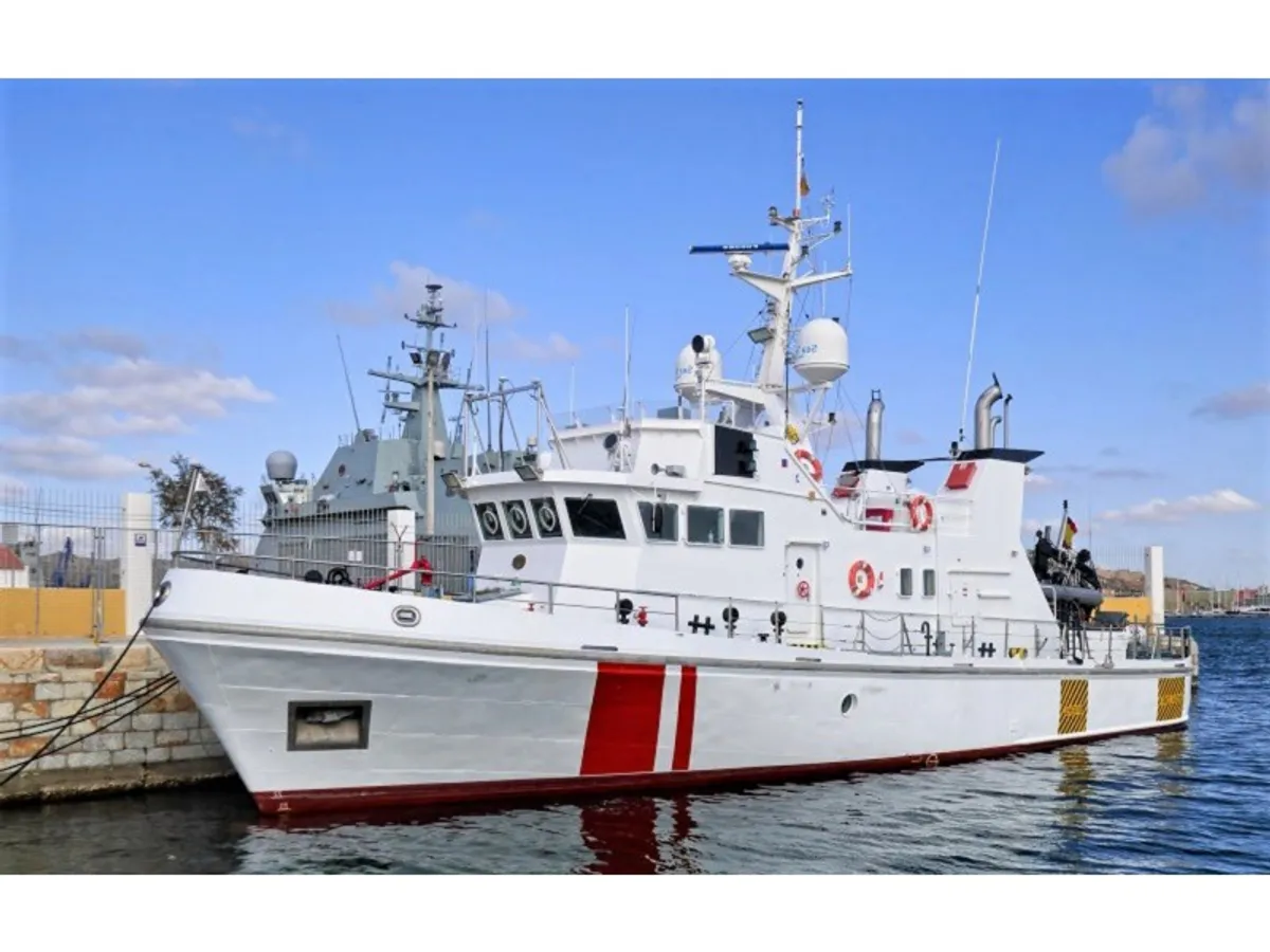 Navio de pesquisa à venda