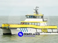 Barco de tripulação à venda