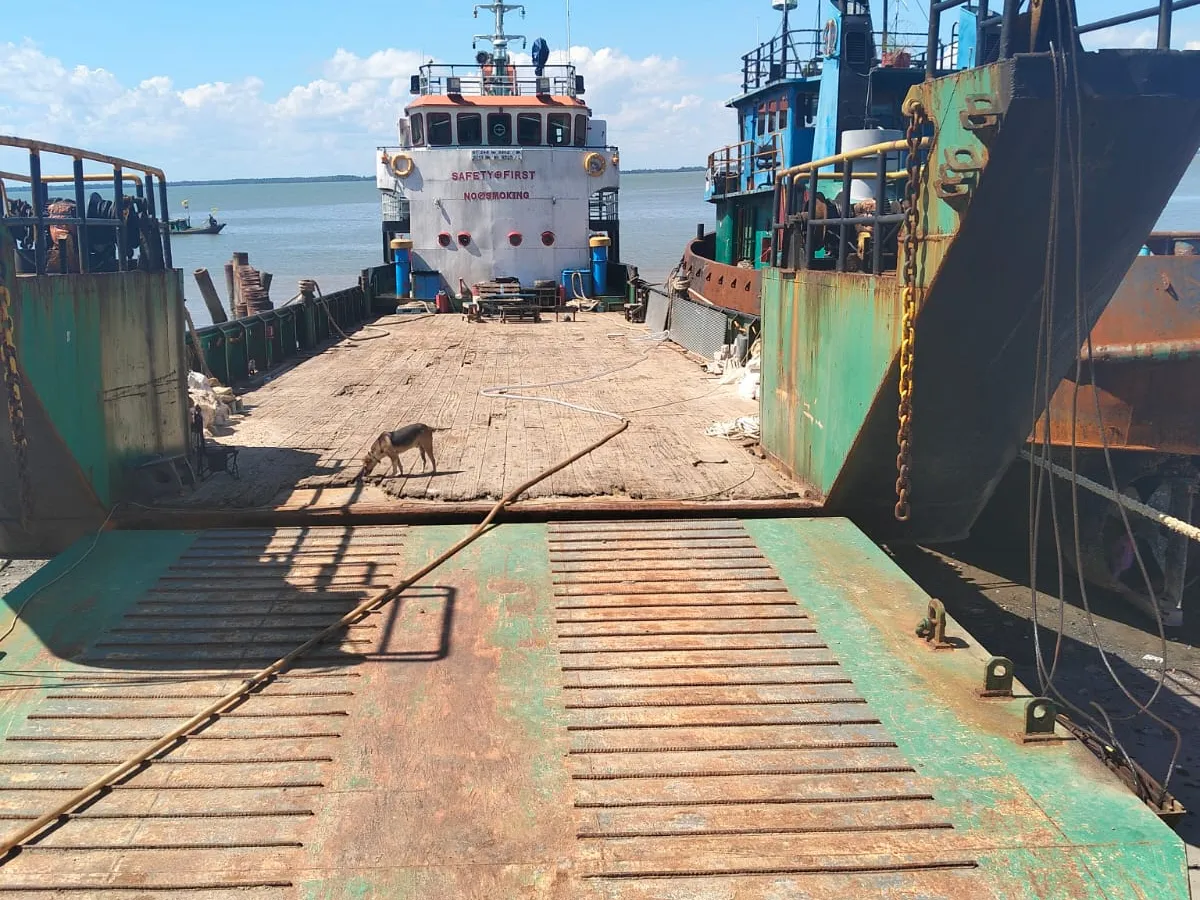 Balsa de desembarque, tanque à venda
