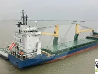 Navio de carga seca à venda