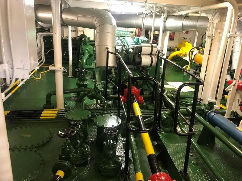 Navio frigorífico à venda