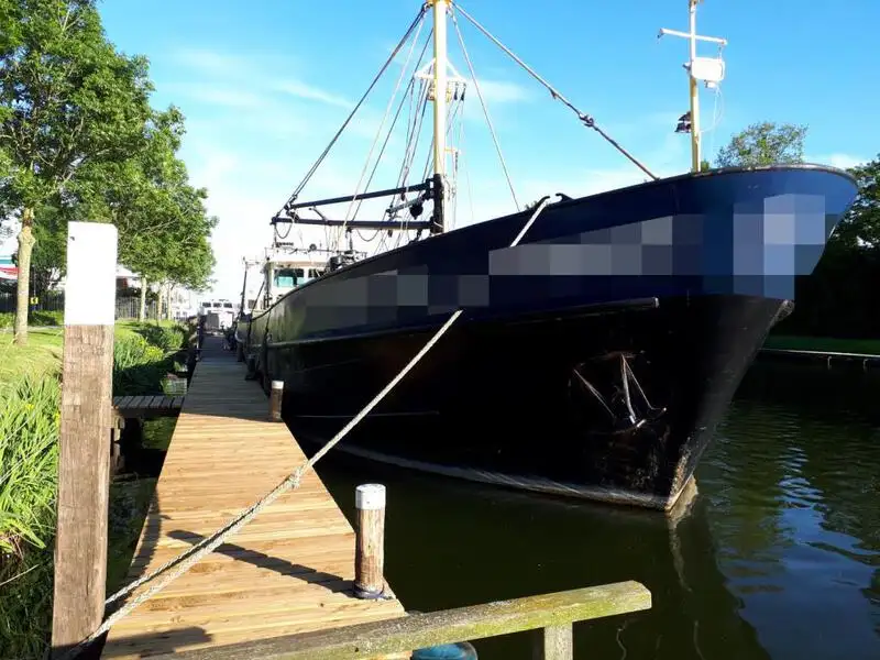 Navio de pesca de arrasto à venda