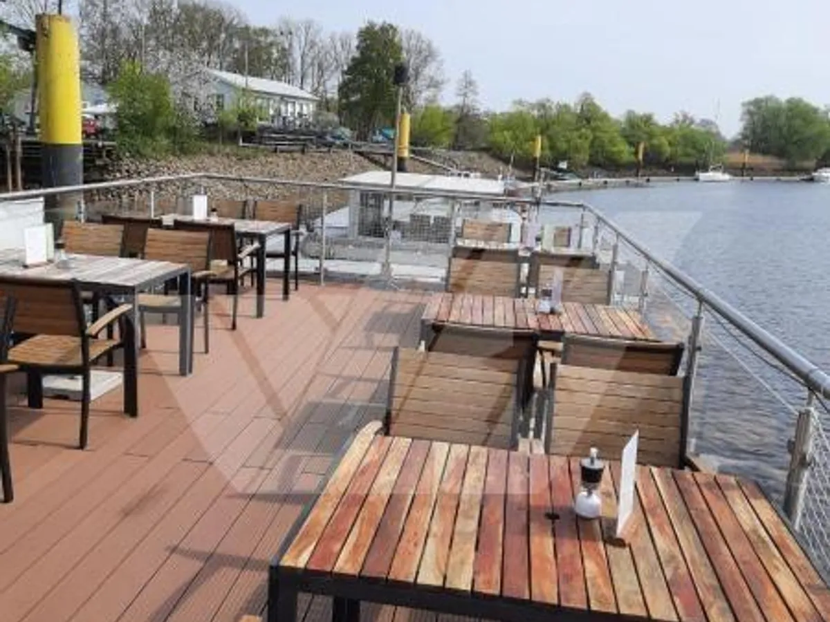 Barco de turismo à venda